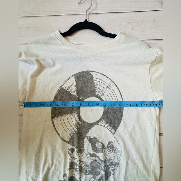 Brisco Brands Graphic T-Shirt – Medium – Skull & Vinyl Record Design - Picture 4 of 4